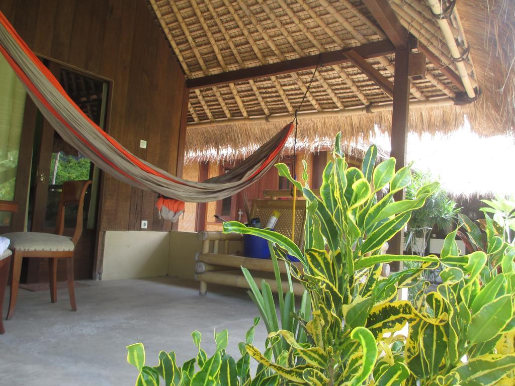 Selong Belanak Bungalows Exterior photo