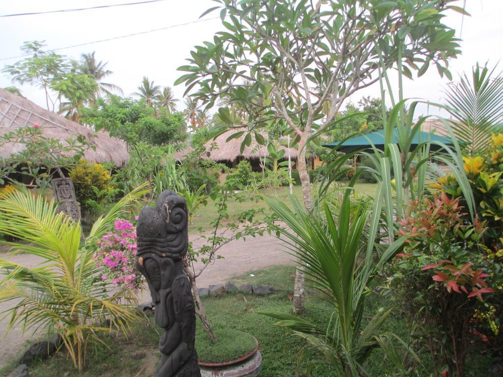 Selong Belanak Bungalows Exterior photo