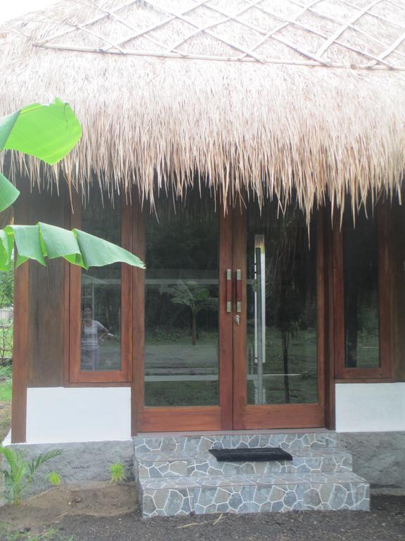 Selong Belanak Bungalows Exterior photo