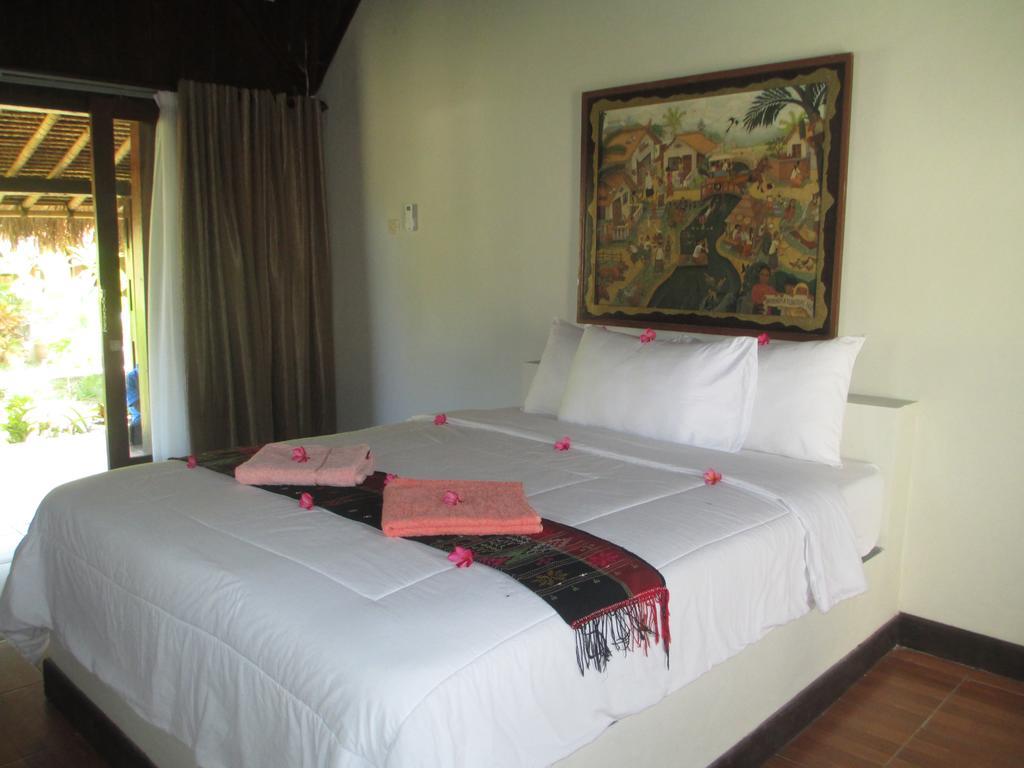 Selong Belanak Bungalows Exterior photo