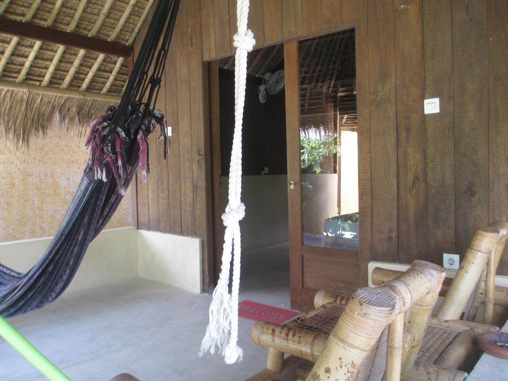 Selong Belanak Bungalows Exterior photo